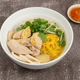 Mi Ga Dui Uc- Pho Chicken Breast Thigh Egg Noodles -Pasture-Raised
